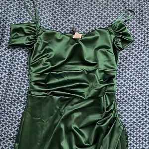 Emerald green prom dress